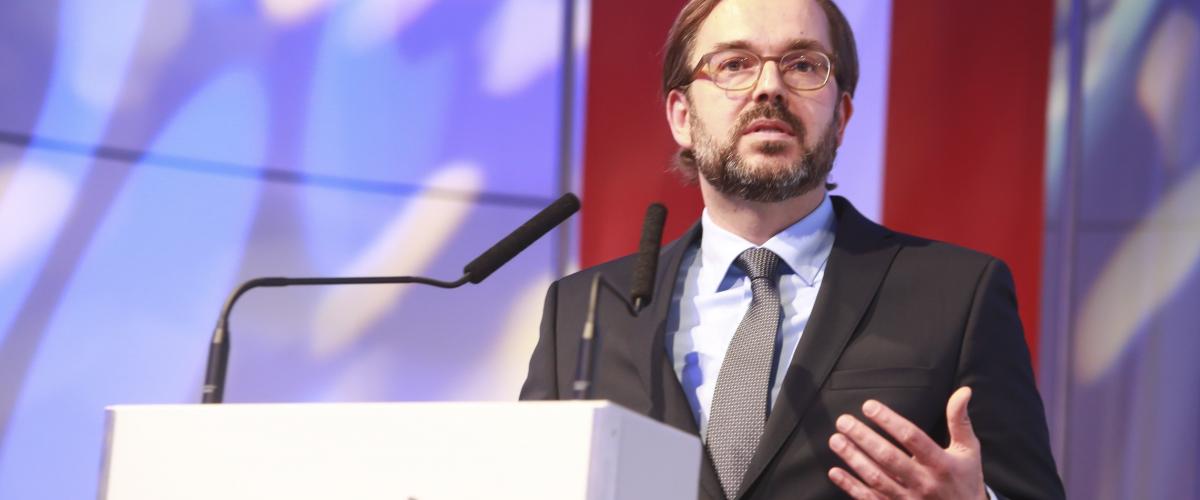 ©Medienfachverlag Oberauer/APA-Fotoservice/Hautzinger APA-CEO Clemens Pig erhielt Auszeichnung zum „Medienmanager des Jahres“