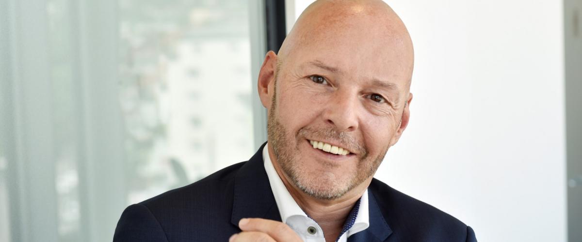 Bernhard Aichner Max Hafele verstärkt Verkaufsteam im Medienhaus Wimmer