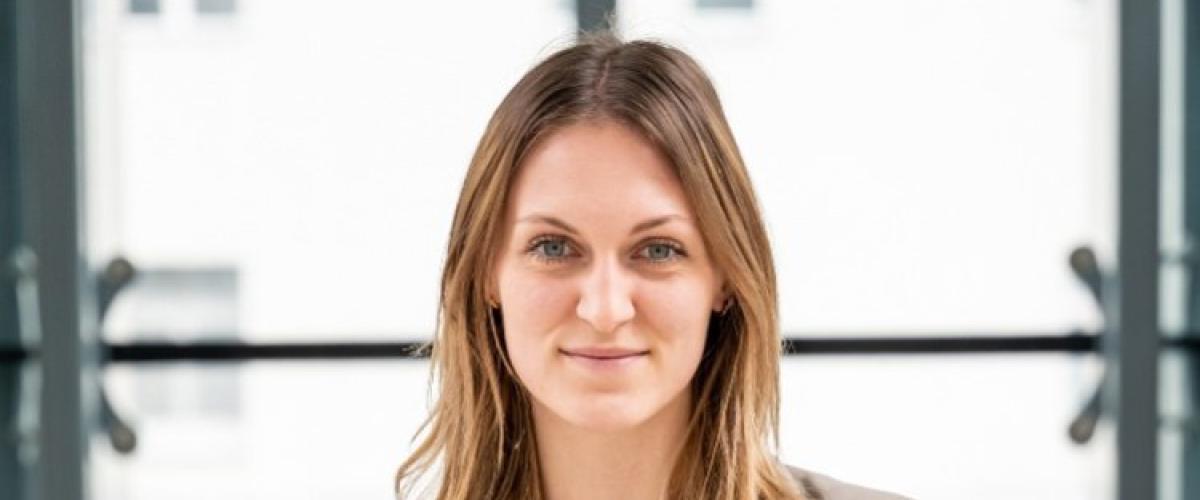 Holey Caroline Göschl