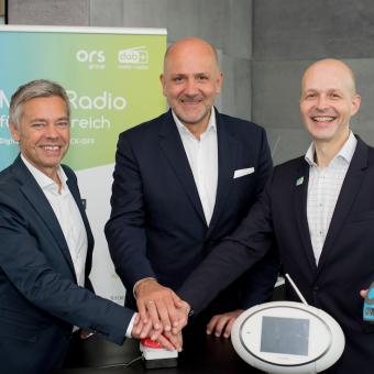 Michael Wagenhofer (GF ORS Group), Wolfgang Struber (Vorsitzender Digitalradio Österreich), Matthias Gerwinat (GF Digitalradio Österreich)