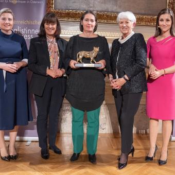 Ministerin Susanne Raab, WKO Vizepräsidentin Martha Schultz, Goldene MedienLÖWIN 2023 Alexandra Föderl-Schmid, Maria Rauch-Kallat, Alexandra Wachter